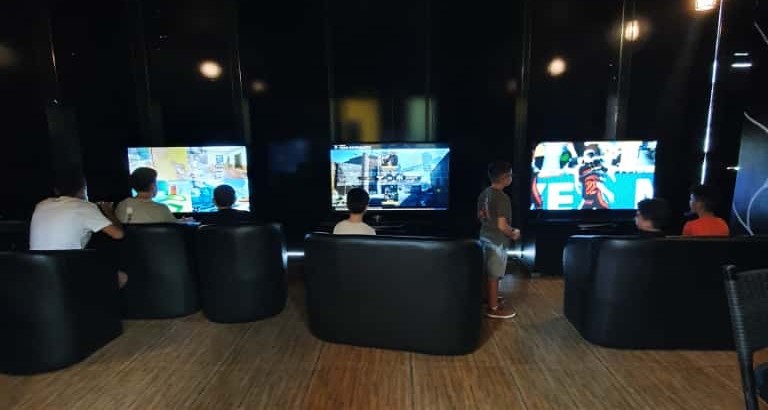 Console gaming area at Monoland